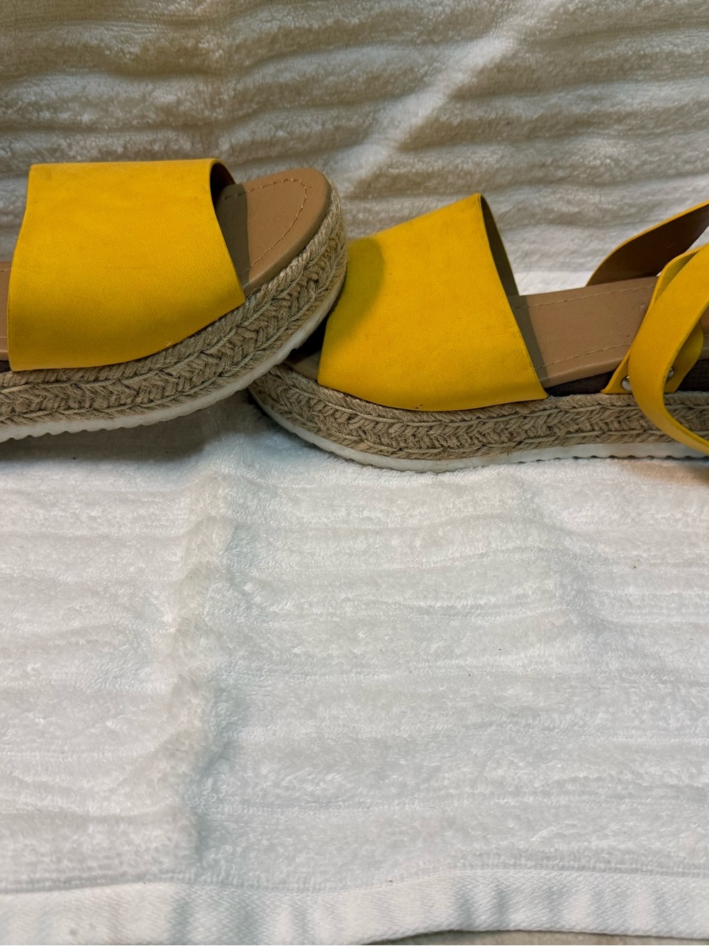 Platform sandals - Picture 3 of 3